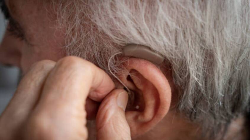 A Complete Overview of Hearing Aids and Their Benefits